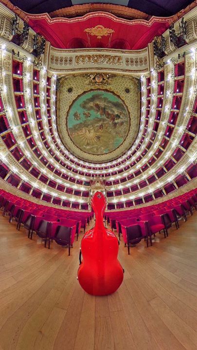 Red Cello al centro del Teatro San Carlo!<br>Questa sera Red Cello sarà sul palco del San Carlo con...